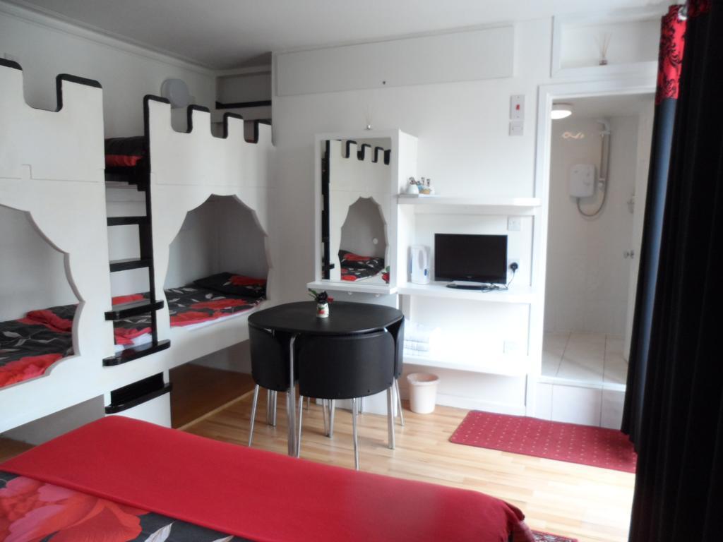 Galway Guest House Уеймут Стая снимка